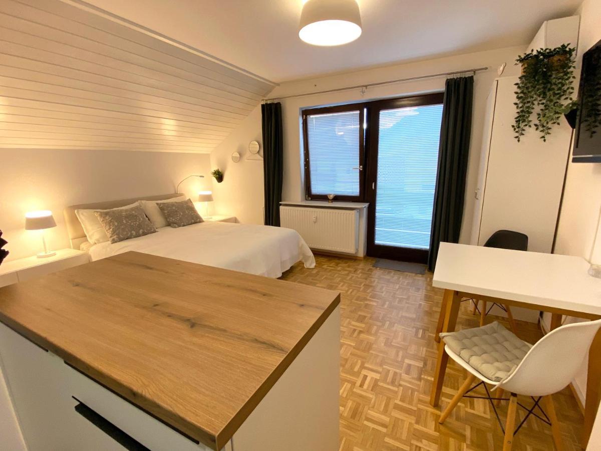 Studio Tara With Balcony Блед Екстериор снимка